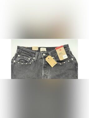 Levi's Women’s Rhinestone Stud Details